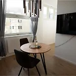 Luxury In Centrum By Ota Group Апартаменти *